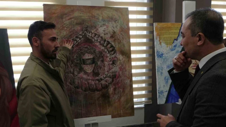 Kadınların Toplumdaki Önemi Tuvallerle Anlatıldı