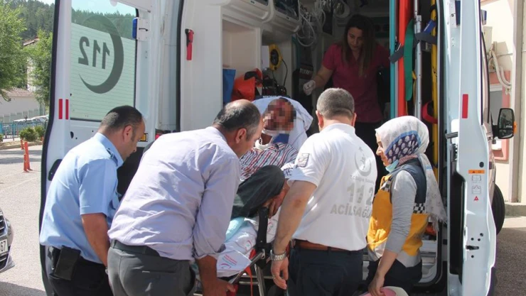 Kafa kafaya çarpıştılar: 2'si ağır 3 yaralı