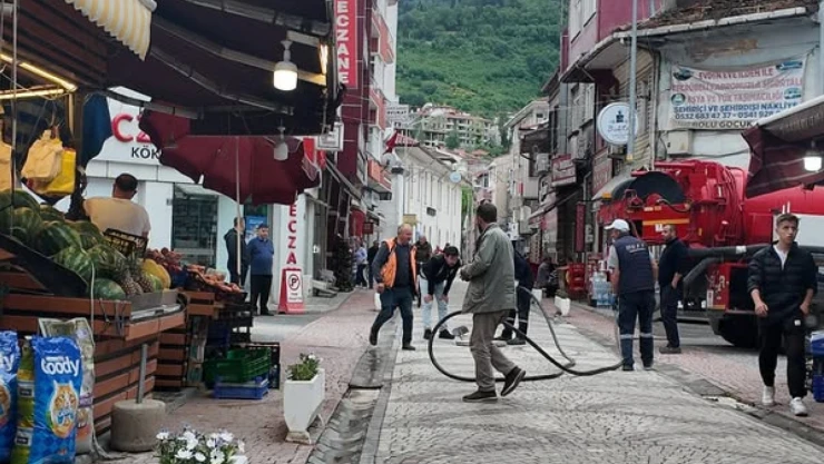 Kanalizasyon Tıkandı, Belediye Vatandaşları Uyardı!