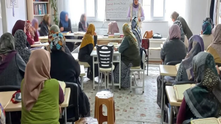 Kanser Bilgilendirme Eğitimleri Sürüyor