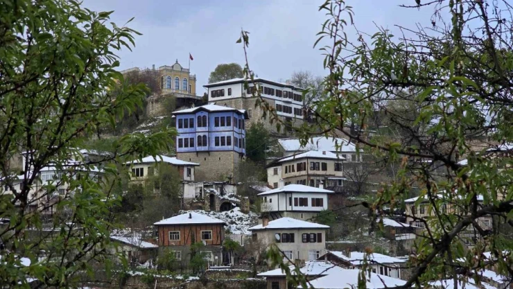 Tarihi Evler Mest Etti