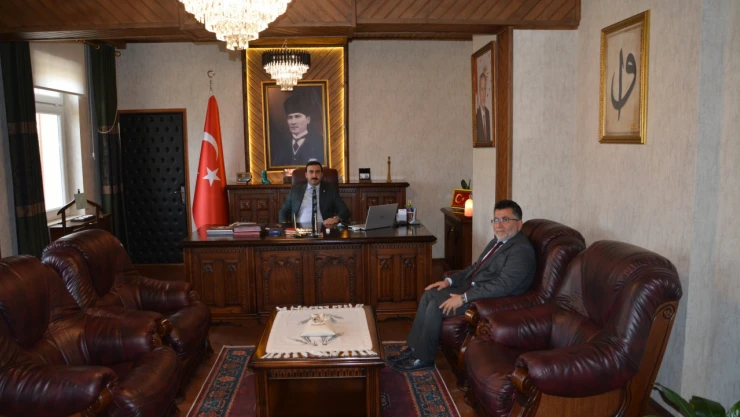 Karaahmetoğlu'dan Kaymakam Şahin'e Veda Ziyareti