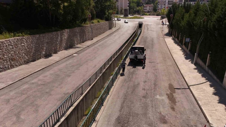 Karabük Belediyesi'nden İlaçlama Çalışması