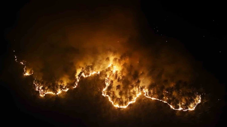 Karabük'te 12 Saattir Devam Eden Orman Yangını Böyle Görüntülendi