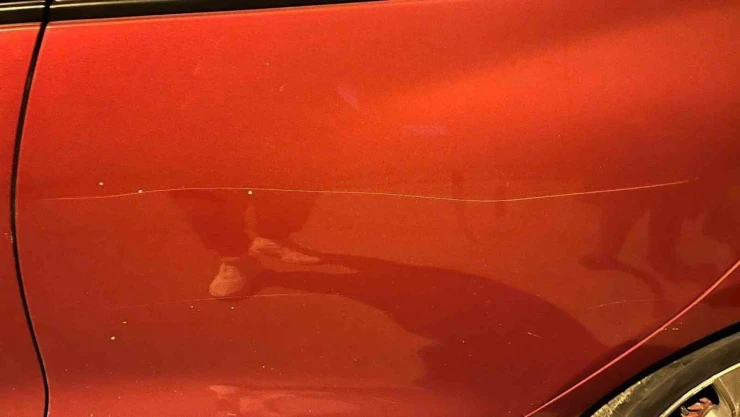 2 Çocuk 20 Arabaya Zarar Verdi