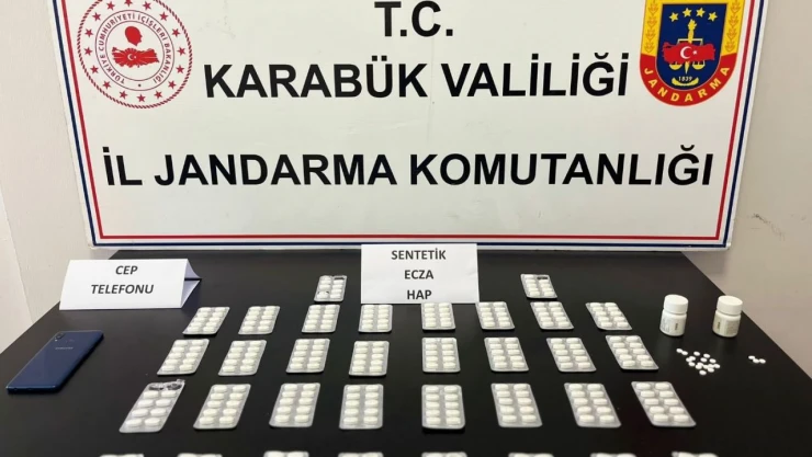Karabük'te 353 Sentetik Ecza Hapı Ele Geçirildi