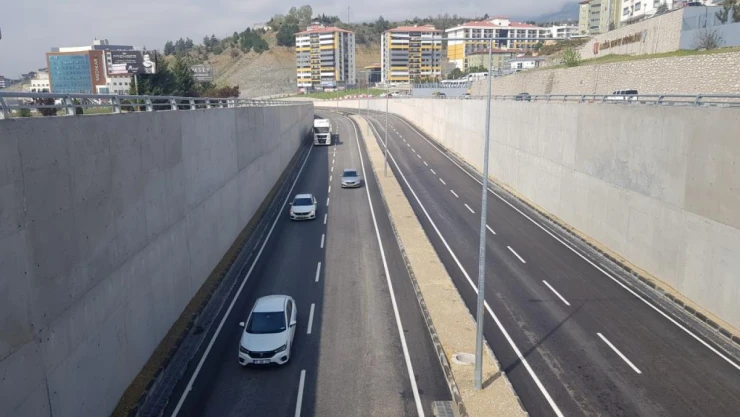Karabük'te battı çıktı kavşak tek yönlü ulaşıma açıldı