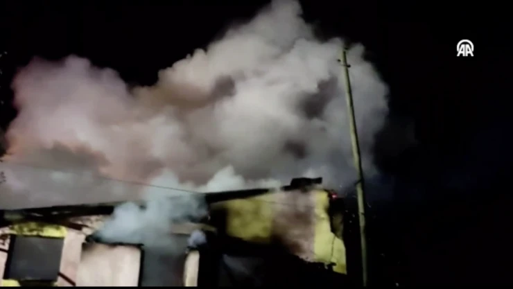 Karabük'te Evde Çıkan Yangın Korkuttu