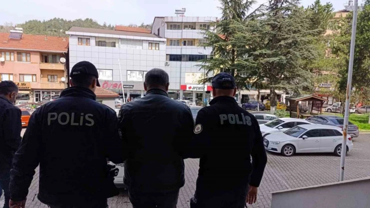 Karabük'te Hırsızlık Ve Cinayet Zanlısı 3 Kişi Yakalandı