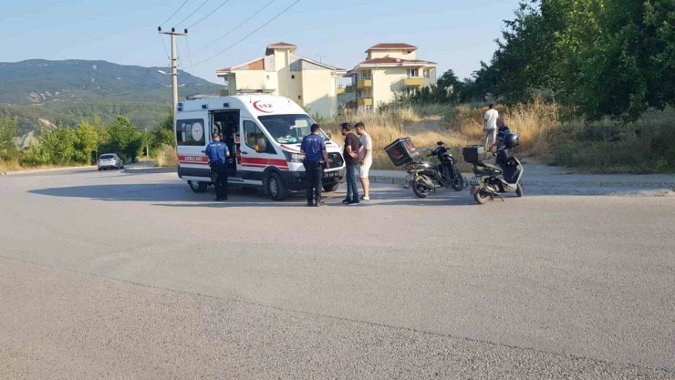 Karabük'te Motosiklet Devrildi: 2 Yaralı