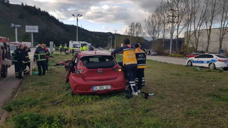 Karabük'te Otomobil İle Tır Çarpıştı: 3 Ölü, 2 Yaralı