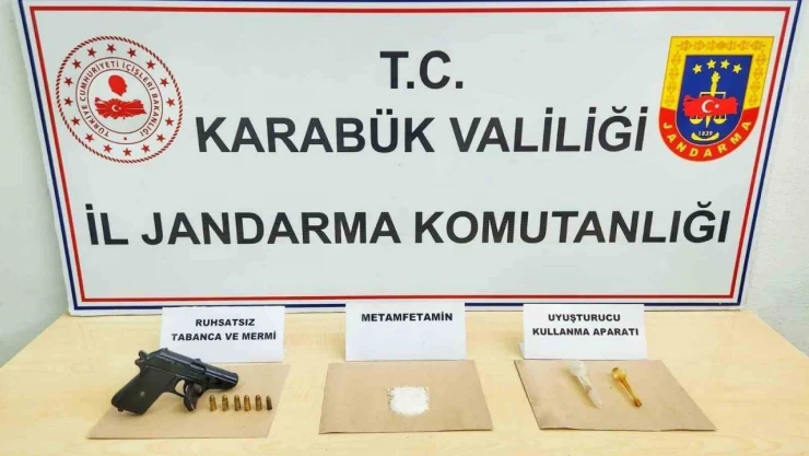 Karabük'te Uyuşturucu Ve Patlayıcı Ele Geçirildi