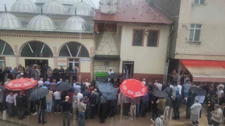 Kazada Yaşamını Yitiren Sürücü Toprağa Verildi