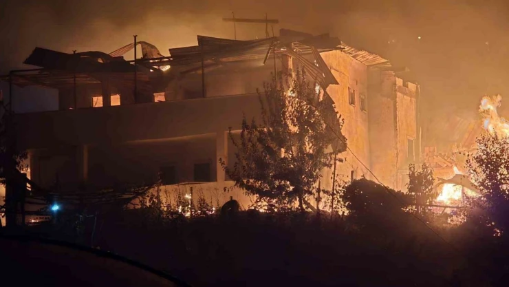 Karabük'teki Orman Yangınlarında 40 Ev Alevlere Teslim Oldu