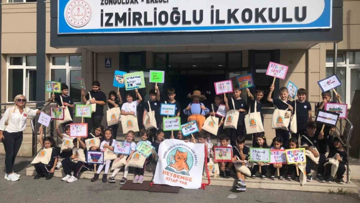 Karadeniz Ereğli'de Minik Okurlardan 'Heybemde Kitap Var' Projesi