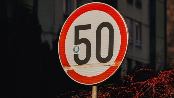 Karayollarında Hız Sınırları Yeniden Düzenlenecek