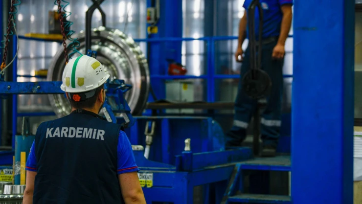 KARDEMİR çalışanlarından deprem bölgesine 18 milyon TL bağış