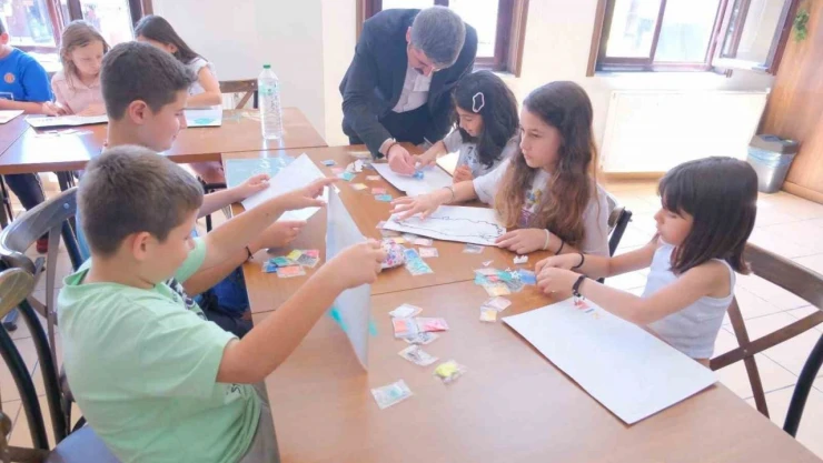 Kum Boyama Etkinliği İle Stres Attılar