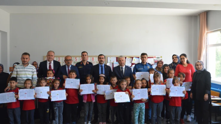 Karne Sevincine Ortak Oldular