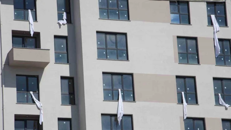 Grand Kartal Davası Öncesi Beyaz Çarşaflı Protesto