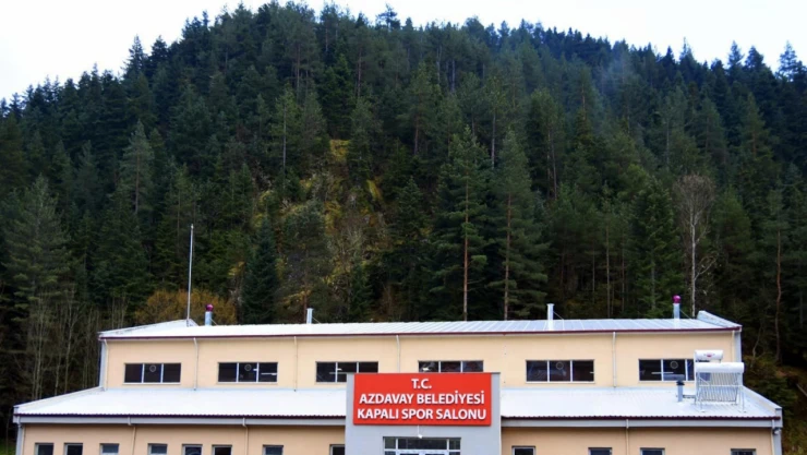 Kastamonu Azdavay'da spor salonu hizmete açıldı