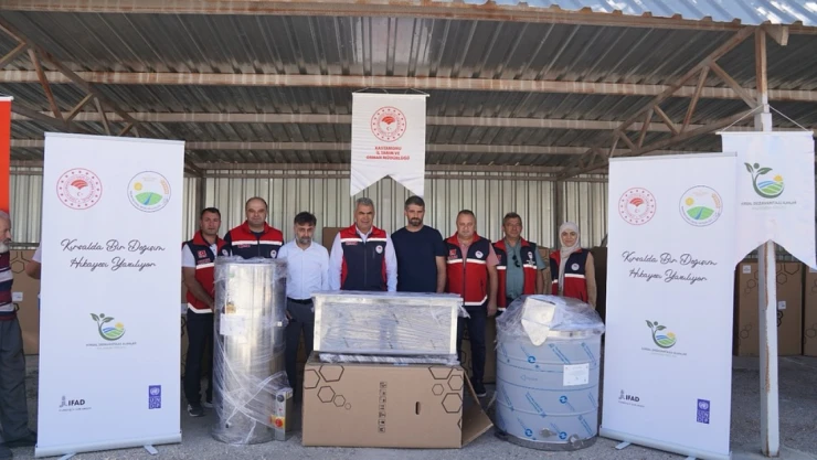 Kastamonu'da Arıcılara Ekipman Dağıtıldı