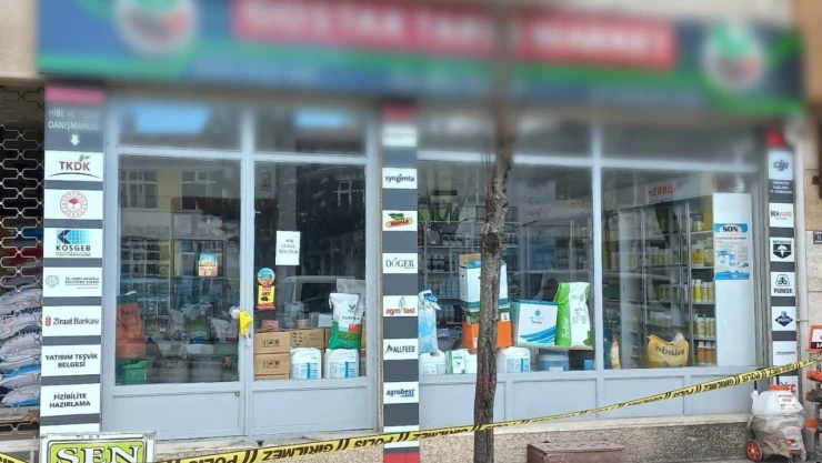 Kastamonu'da Bir İş Yerine ve Otomobile Kurşun Astılar