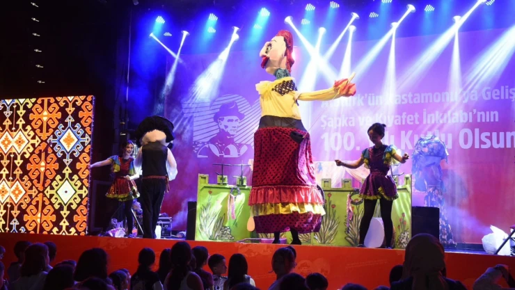 Kastamonu'da Çocuklar 'Müzikal Family Show - Marioneta' İle Eğlendi