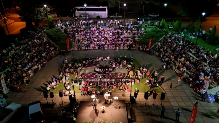 'Gülümseten Hatıralar' Nostalji Rüzgarı Estirdi