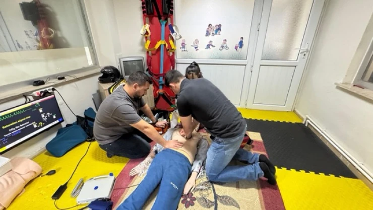 Kastamonu'da Sağlık Personeline İleri Yaşam Desteği Eğitimi