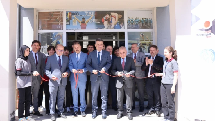 Kastamonu İl Milli Eğitim Müdürü Gümüş, TÜBİTAK 4006 Bilim Fuarına Katıldı