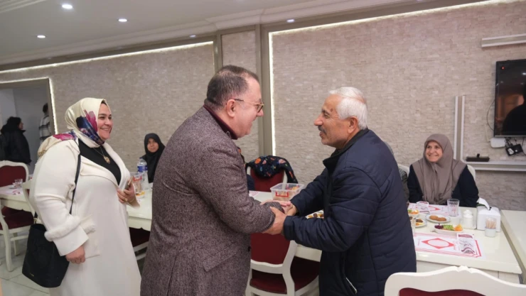 Kastamonu İnebolu'da depremzedeler iftarda buluştu