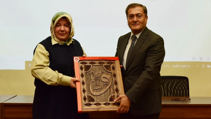 KÜ'de 'Arap Dili Neye Yarar' Söyleşisi Gerçekleştirildi