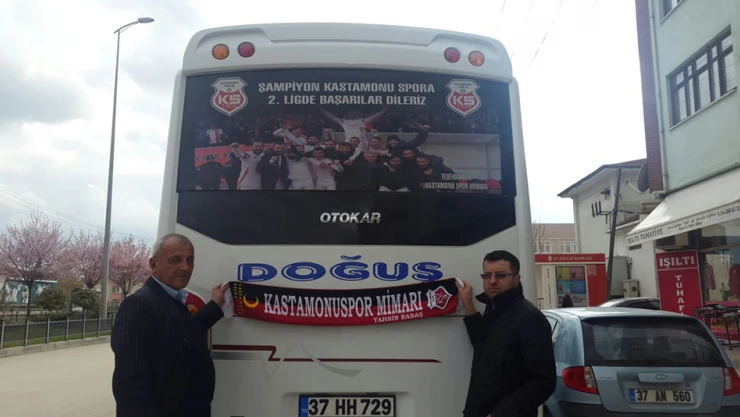 Kastamonuspor 1966 sevdasını, aracını kaplatarak gösterdi