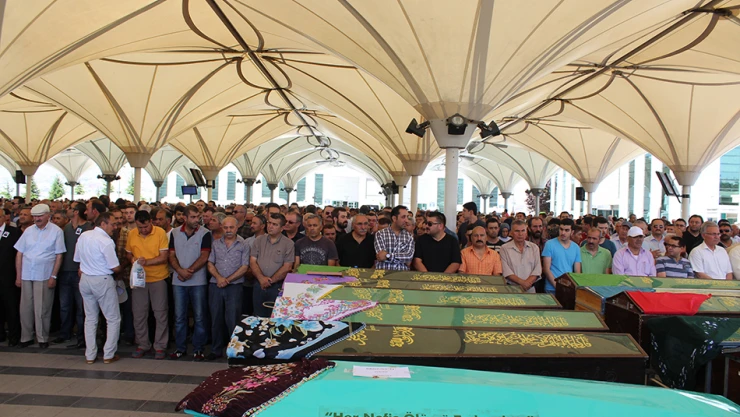 Katliamına indirim istedi