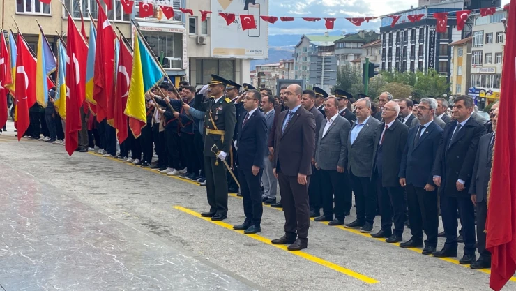 Kavaklıgil: 'Cumhuriyetimizin 102. Yılı Kutlu Olsun'