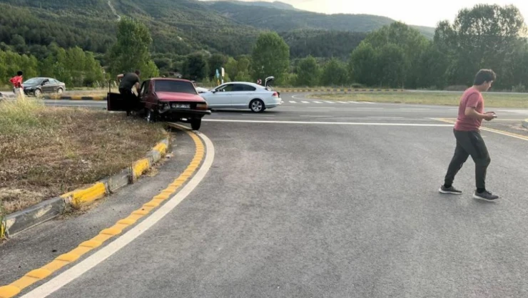 Kavşakta çarpıştılar: 1 yaralı