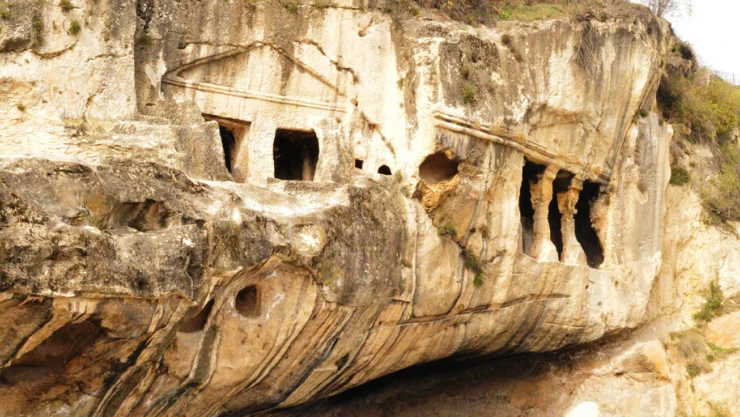 Kaya Mezarları turizme kazandırılacak