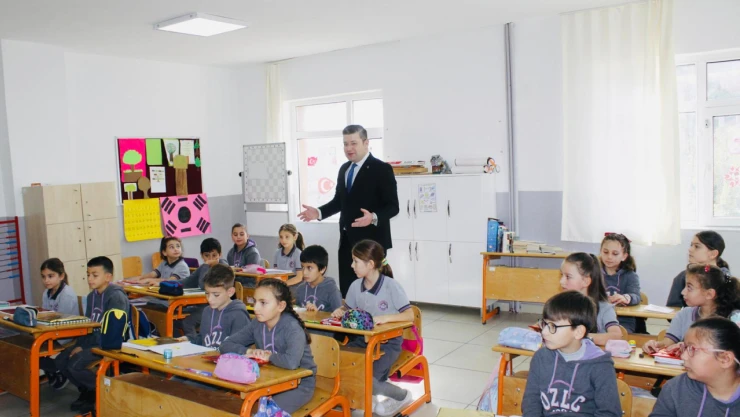 Kaymakam Uçar Öğrencileri Ziyaret Etti