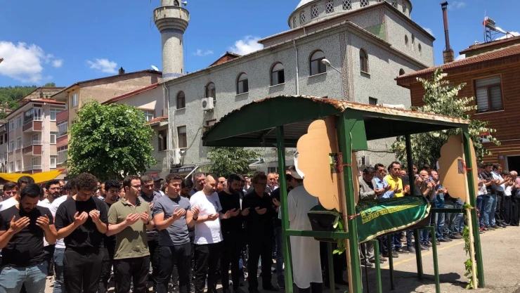 Kazada ölen vatandaş toprağa verildi