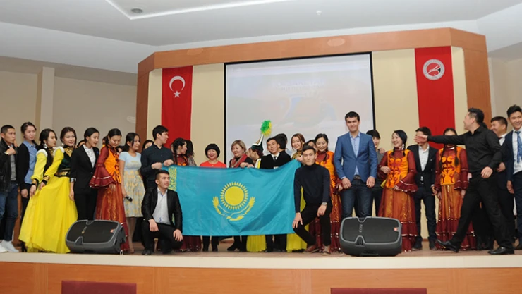 Kazakistan'ın bağımsızlığının 24'üncü yılı kutlandı