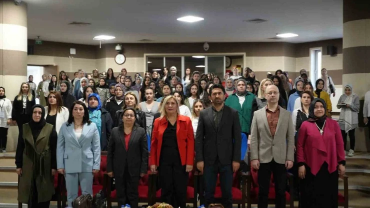 Batı Karadeniz Ebeler Haftası Sempozyumu Düzenlendi