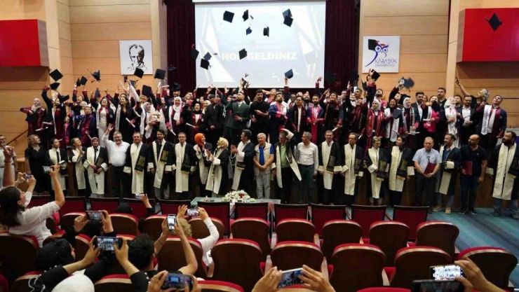 948 Öğrenci Diplomasını Aldı