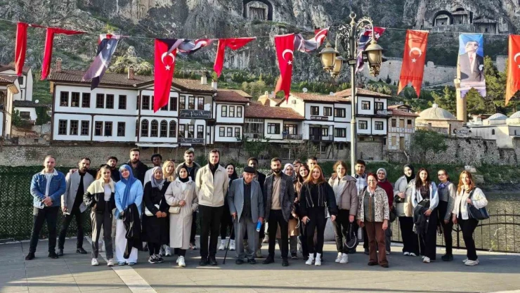 KBÜ Mimarlık Öğrencileri Tokat Ve Amasya'da Yapıları Yerinde İnceledi