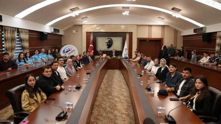 Rektör Kırışık, TEKNOFEST Şampiyonlarını Ödüllendirdi