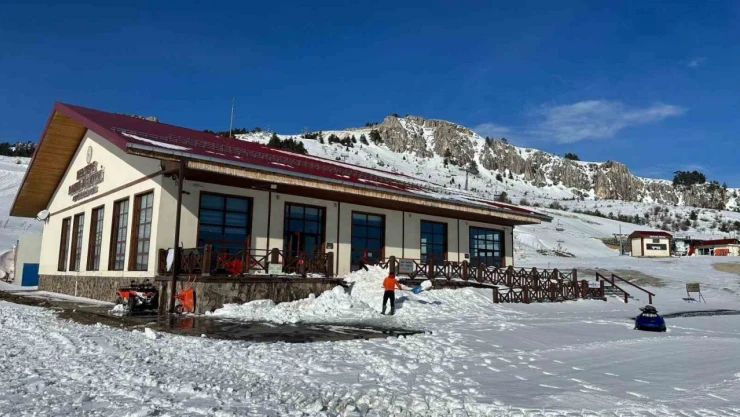 60 cm'ye Ulaşan Kar Yağışı