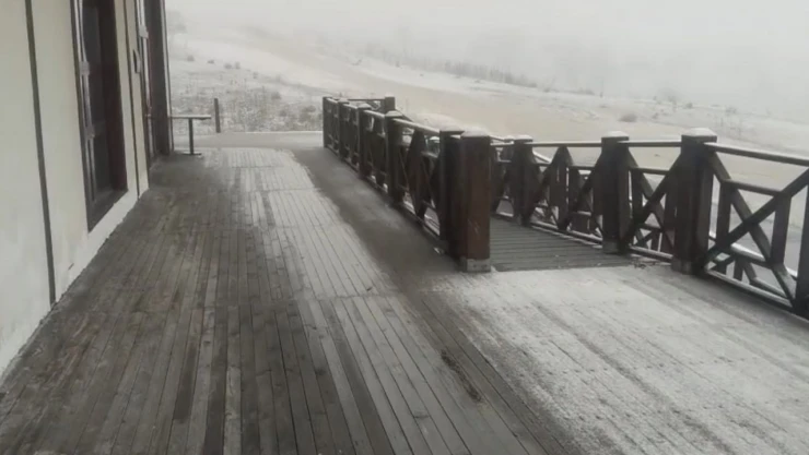 Keltepe Kayak Merkezine Mevsimin İlk Karı Düştü