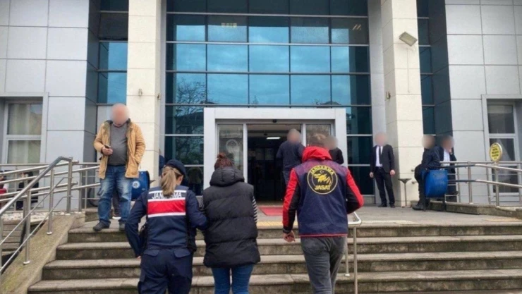 Kendisini Kamu Görevlisi Olarak Tanıtan Dolandırıcı Tutuklandı