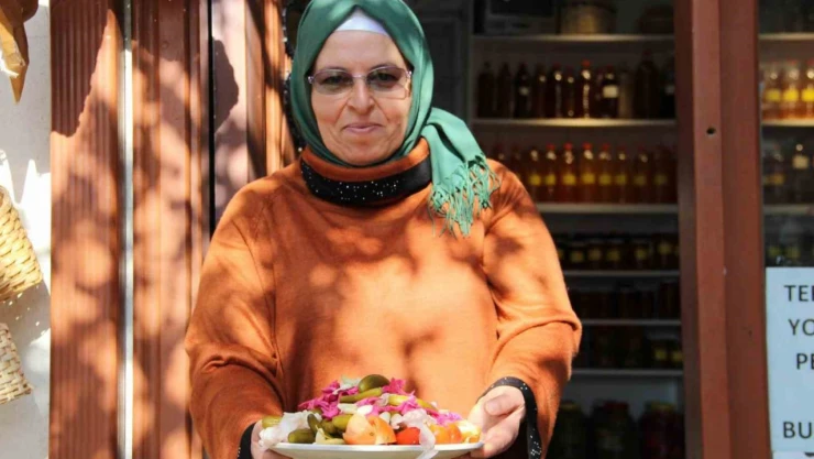 Turşu, Tezgahları Süslemeye Başladı