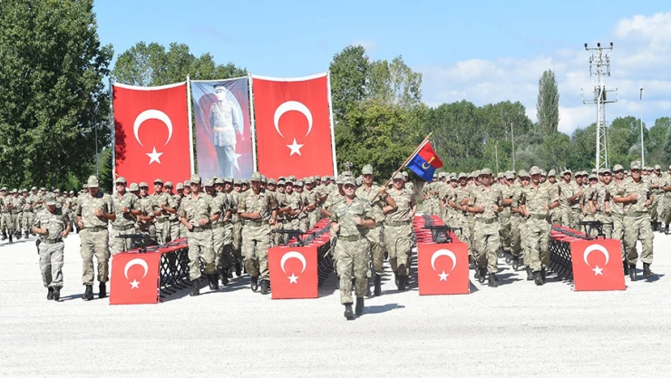 Kısa dönem askerler yemin etti
